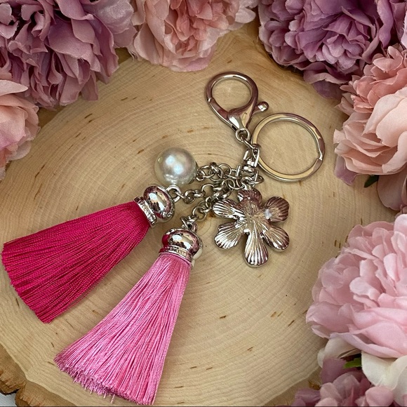 Chic Two Tone Pink Tassel Flower Pearl Keychain - Picture 13 of 16